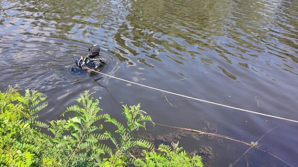 На Дніпропетровщині з річки дістали тіло чоловіка