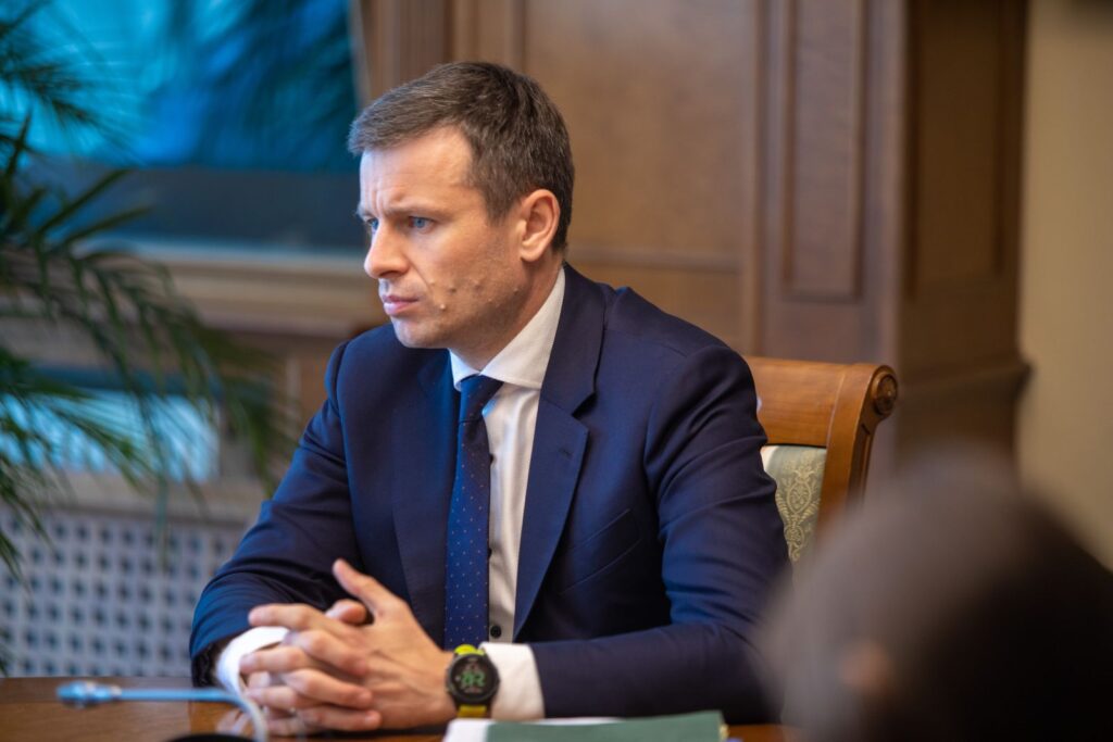 Персоналії не мають визначати діяльність податкової та митниці – міністр фінансів