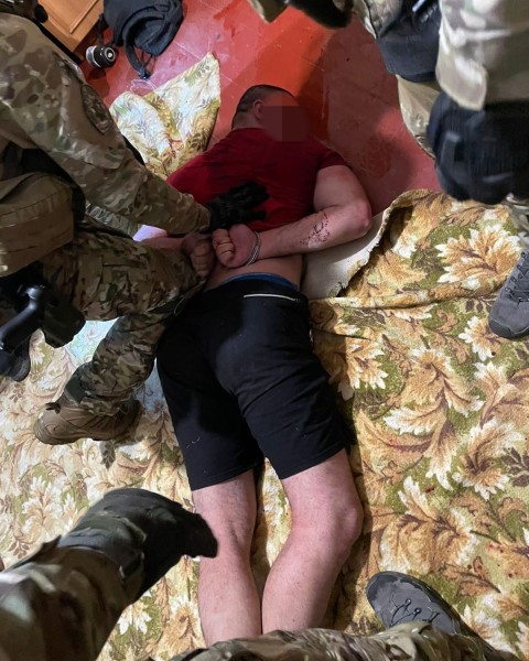 За жорстоке вбивство дружини у Синельниківському районі затримали 24-річного чоловіка