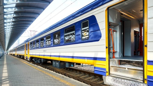 Укрзалізниця призначила додаткові поїзди з Києва, Дніпра, Ізюма та Харкова до Львова