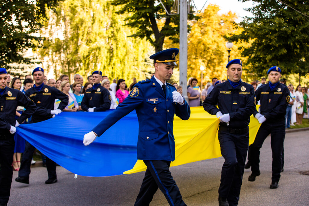 У Дніпрі урочисто підняли Прапор України