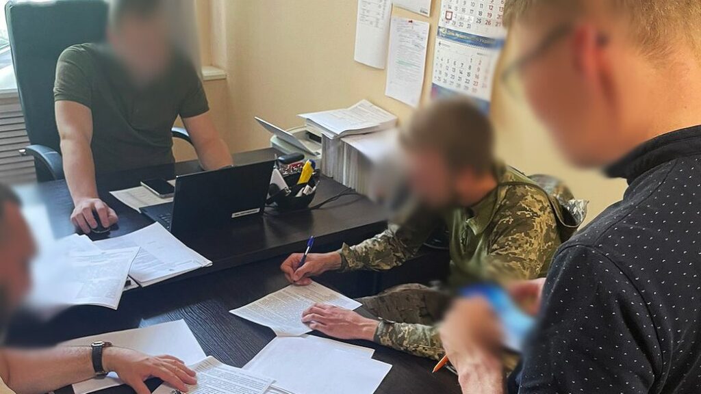 На Дніпропетровщині підозрюють командира підрозділу у крадіжці військового майна
