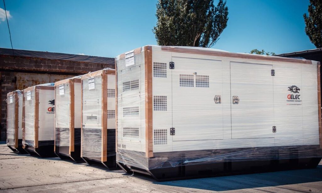 Франція передала пʼять потужних генераторів для соціальних закладів Дніпропетровщини