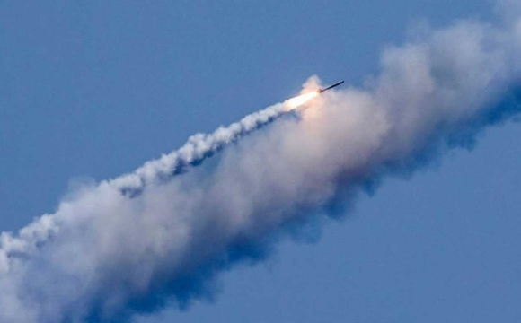 Російські війська вдарили ракетами по Новомосковському району, частина населення без електрики