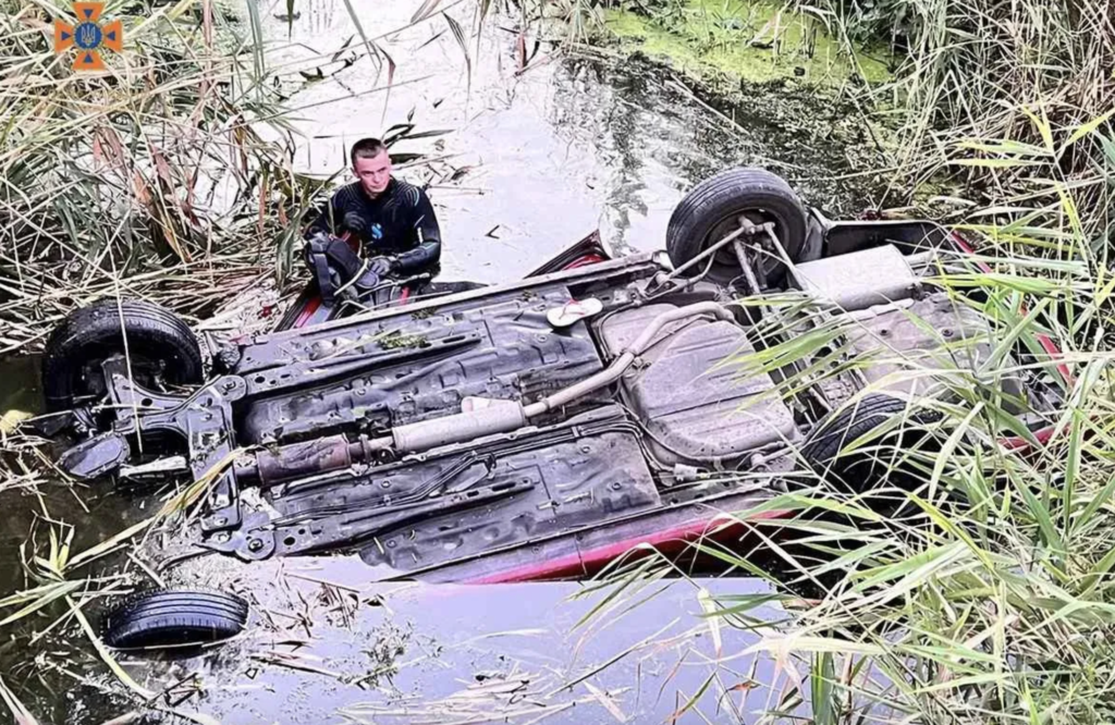 За кермом Chevrolet, який впав у річку у Дніпрі, був неповнолітній: подробиці аварії з 4 постраждалими