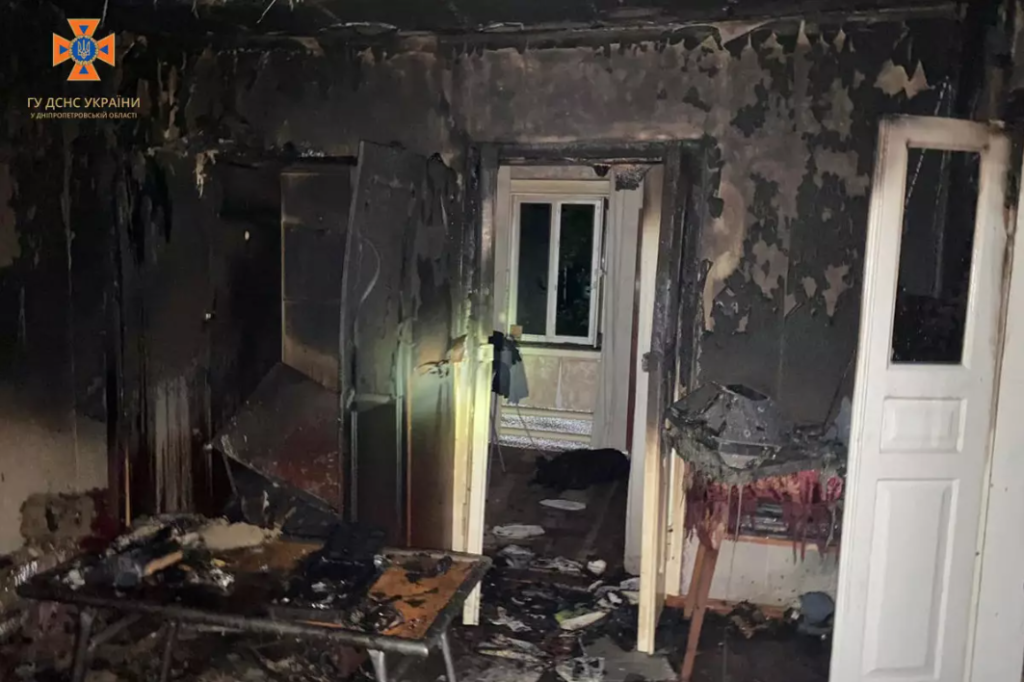 У Новомосковську під час ліквідації пожежі в будинку виявлено тіло людини