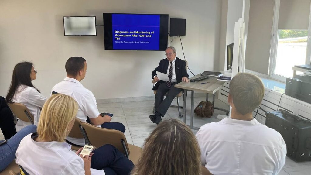На Дніпропетровщині влаштували майстер-клас для лікарів за участі фахівців зі США