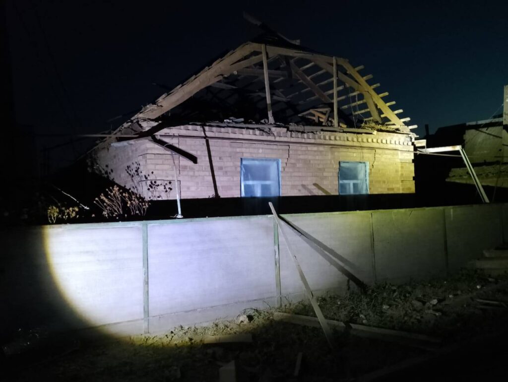 Під час обстрілу Нікопольщини поранено чоловіка, є влучання у Кривому Розі, збито російський безпілотник