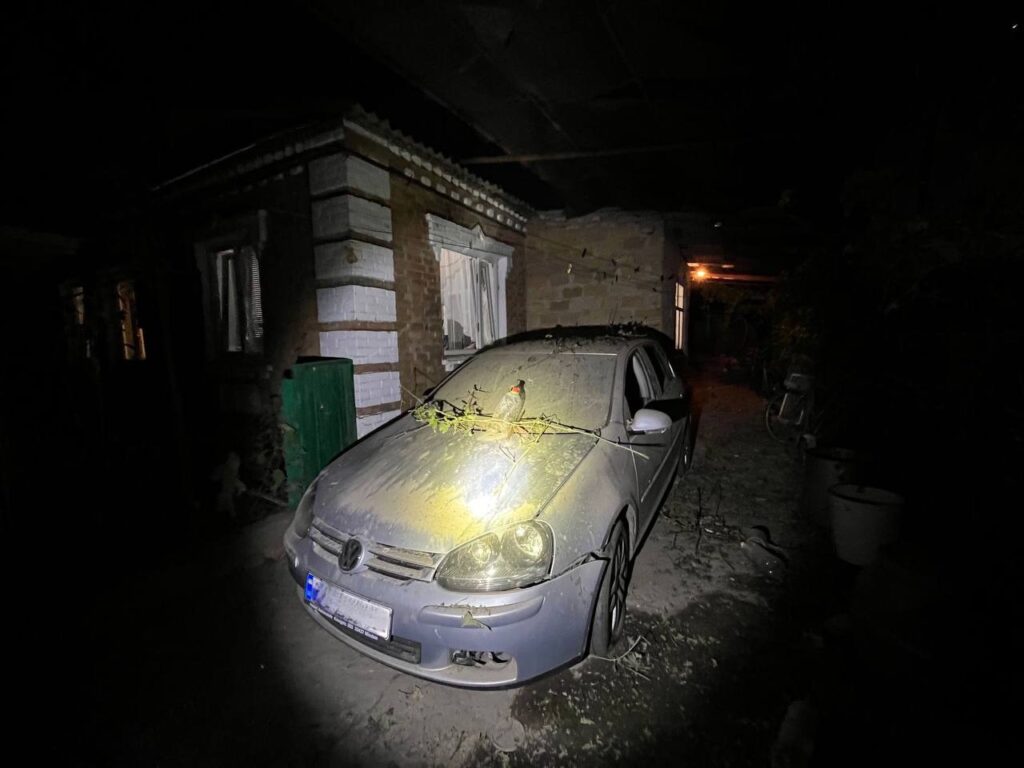 Артобстріли та атаки дронів: як минула ніч на Дніпропетровщині