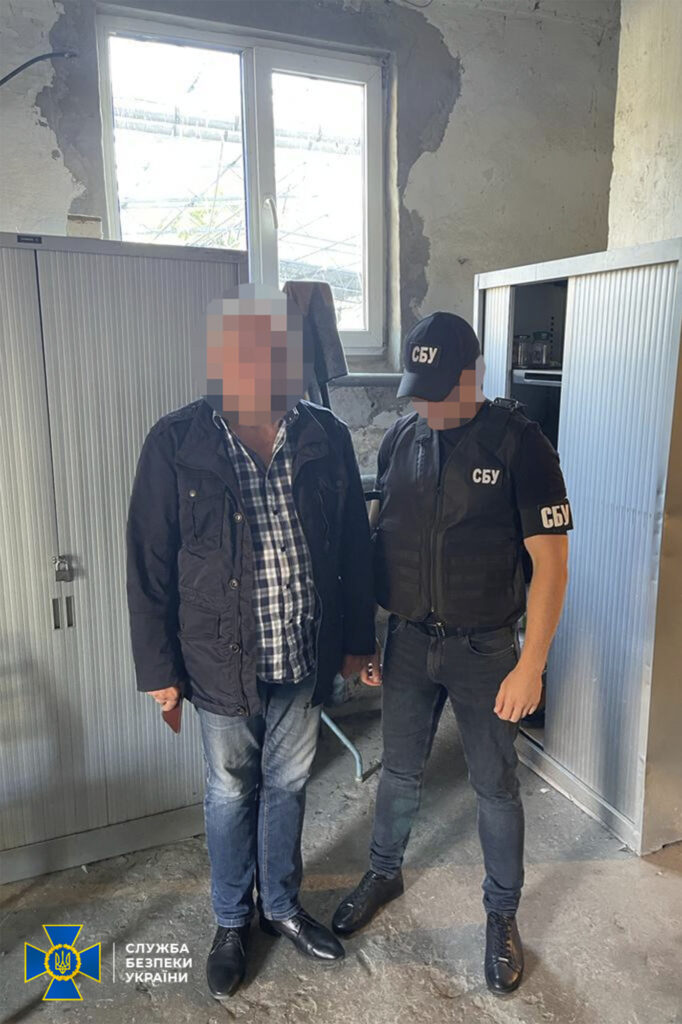 У Дніпрі викрили посадовця медзакладу, який вимагав гроші у військовослужбовця