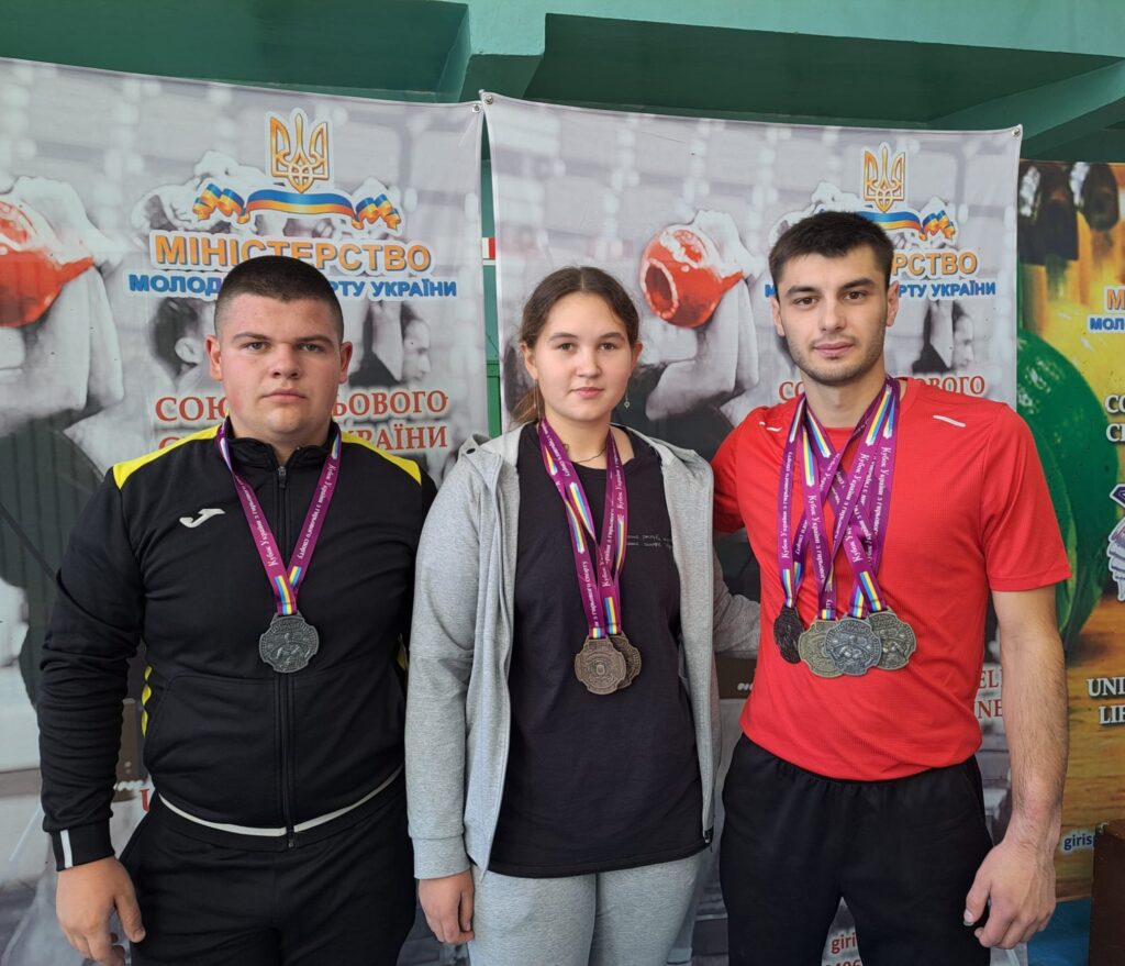 Спортсмени з Дніпропетровщини стали призерами кубка України з гирьового спорту