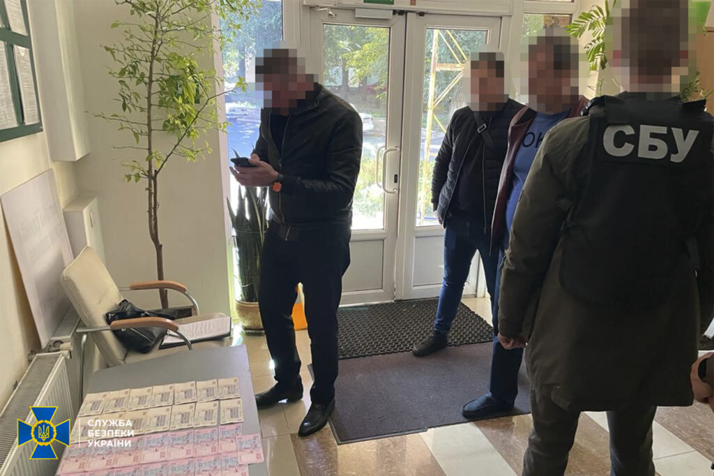 У Дніпрі викрили на хабарництві посадовця Держспоживслужби