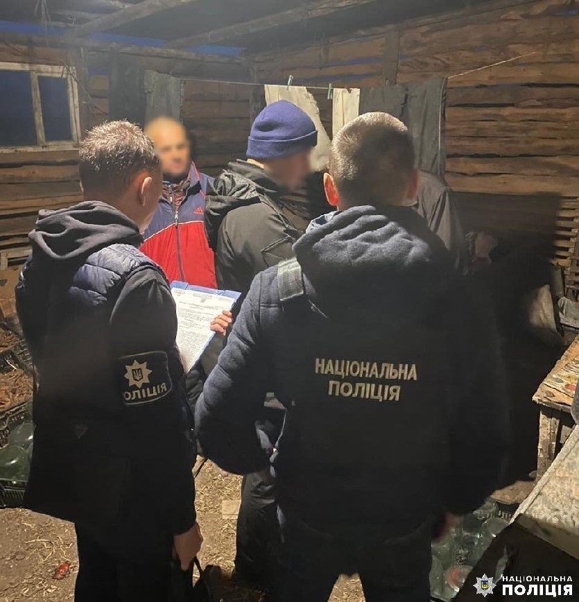 На Дніпропетровщині викрили 51-річного чоловіка, який вербував людей і тримав їх у трудовому рабстві