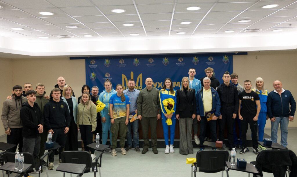 Понад 20 спортсменів Дніпропетровщини та їхні тренери отримали обласні відзнаки