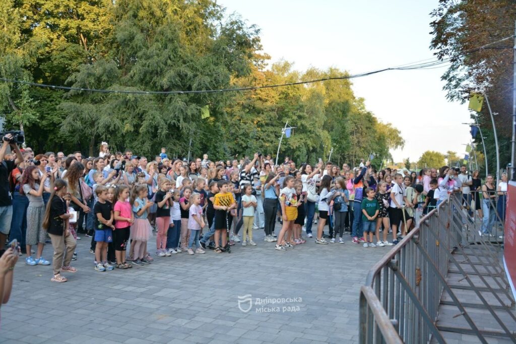 Виступи творчих колективів, майстер-класи та благодійний ярмарок. Як пройшов фестиваль «Дніпровські вечорниці 2023»