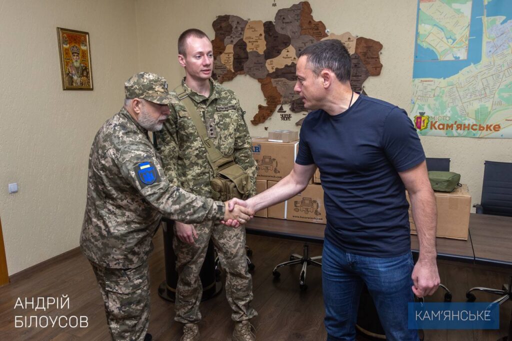 У Кам’янському передали чергову допомогу захисникам на півмільйона гривень