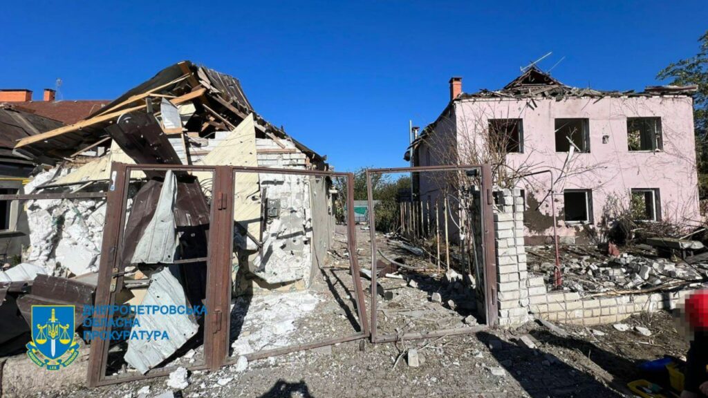 Ракетна атака по передмістю Дніпра: загибла людина, зруйновані житлові будинки