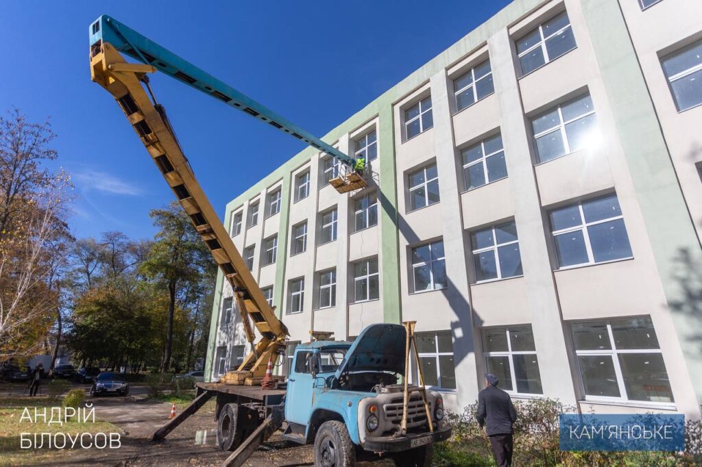 У Кам’янському за графіком йде ремонт ліцею №20