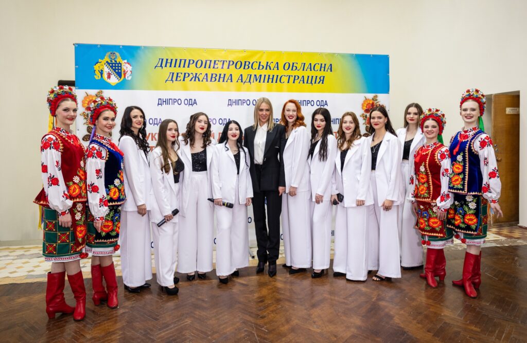 На Дніпропетровщині до професійного свята відзначили працівників культури