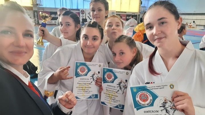 Каратистки з Дніпропетровщини вибороли медалі на Кубку України