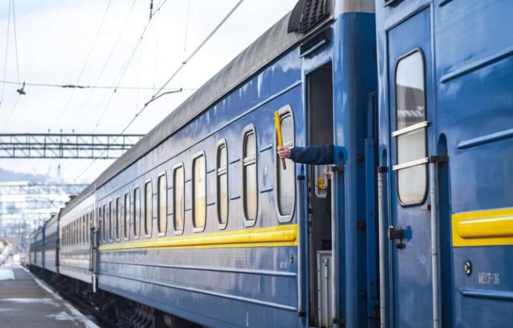 Три залізничні маршрути до Дніпро у топ-5 найпопулярніших в Україні