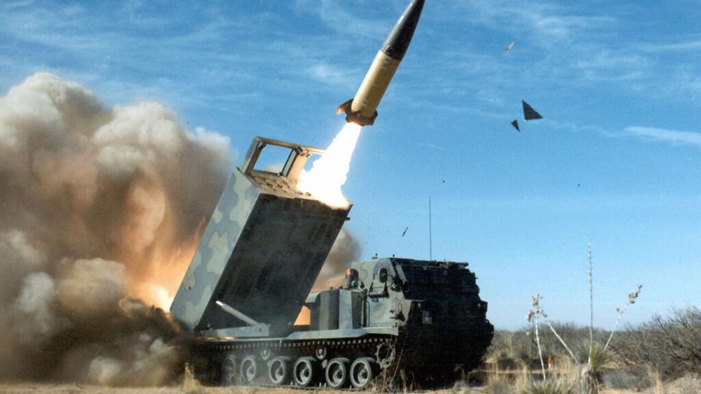 Украинские войска впервые применили ATACMS по военному объекту в России